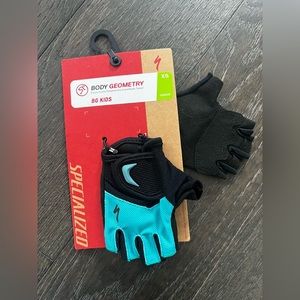 NWT 2 pairs of Specialized Body Geometry Kids Bike Gloves - Size XS